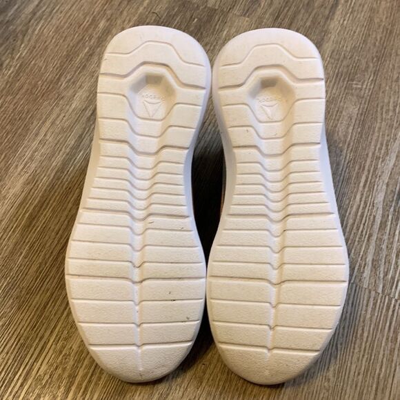 Reebok energylux 2.0 woman’s lite weight running shoes size 6.5. - Picture 7 of 11